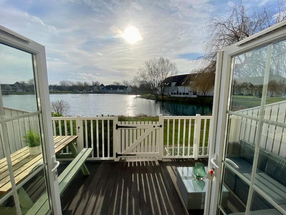 Emerald Lake House เซาธ์เซอร์นีย์ ภายนอก รูปภาพ