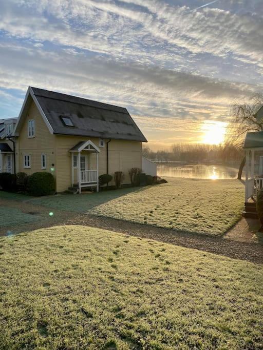 Emerald Lake House เซาธ์เซอร์นีย์ ภายนอก รูปภาพ