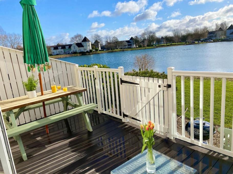 Emerald Lake House เซาธ์เซอร์นีย์ ภายนอก รูปภาพ