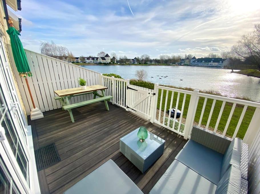 Emerald Lake House เซาธ์เซอร์นีย์ ภายนอก รูปภาพ