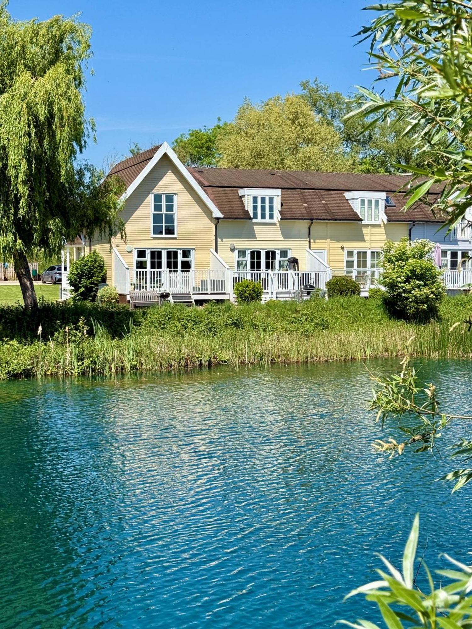 Emerald Lake House เซาธ์เซอร์นีย์ ภายนอก รูปภาพ